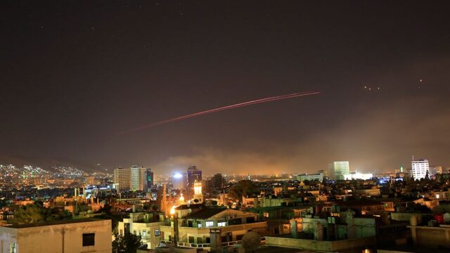 США, Великобритания и Франция нанесли ракетные удары по Сирии. Фото