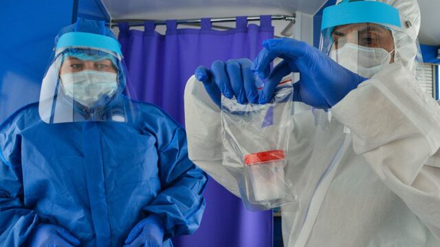 В России второй день подряд зафиксировали меньше десяти тысяч случаев коронавируса