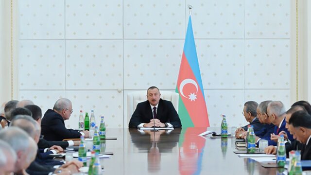 Президент Азербайджана назначил досрочные президентские выборы