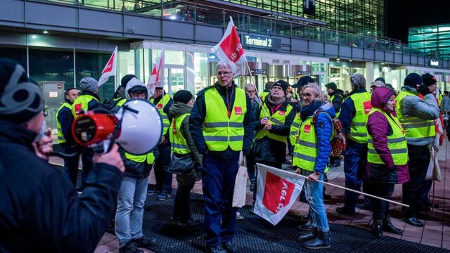 В нескольких аэропортах Германии отменили рейсы из-за забастовки работников