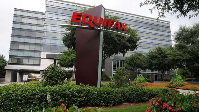 Уволился глава бюро кредитных историй Equifax. В начале сентября хакеры взломали сервера компании
