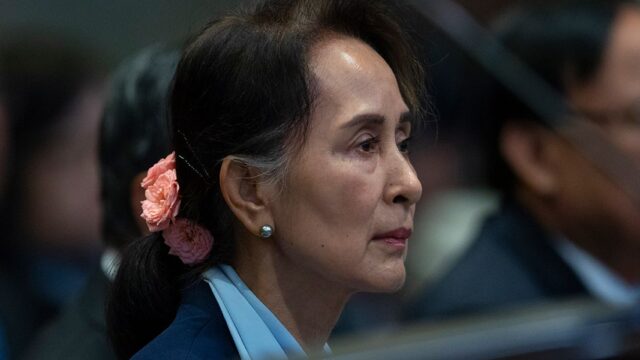 Экс-госсоветник Мьянмы Аун Сан Су Чжи получила четыре года тюрьмы
