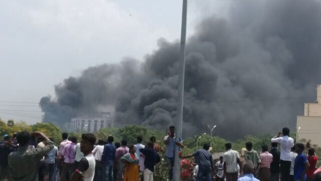В Индии закрыли завод после протестов, во время которых полиция застрелила 13 демонстрантов