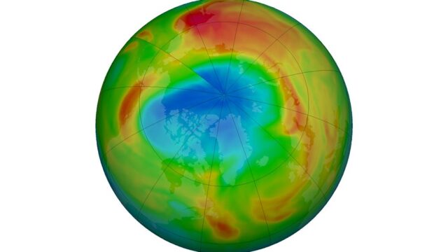 Большую озоновую дыру впервые обнаружили над Арктикой