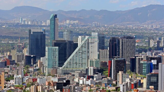 В Мехико двое грабителей застрелили друг друга при попытке ограбить пассажиров автобуса