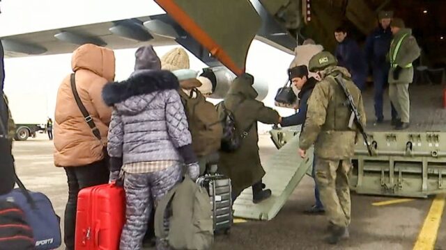 «Счастью не было предела». Как эвакуировали россиян из Казахстана на военном самолете