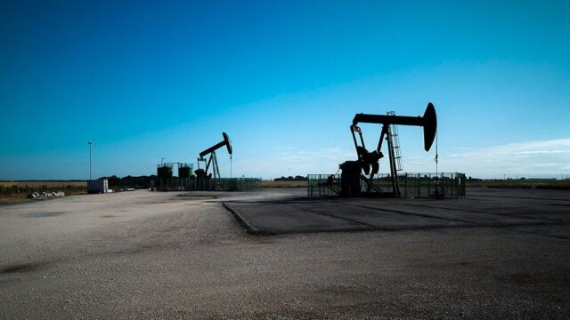 Франция предложила запретить добычу нефти и газа к 2040 году