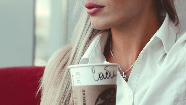 YouPorn запретил своим сотрудникам покупать кофе Starbucks в ответ на запрет на порно в кофейнях сети