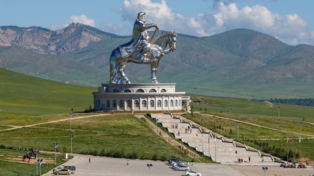 Россияне с 30 марта смогут ездить в Монголию и Казахстан