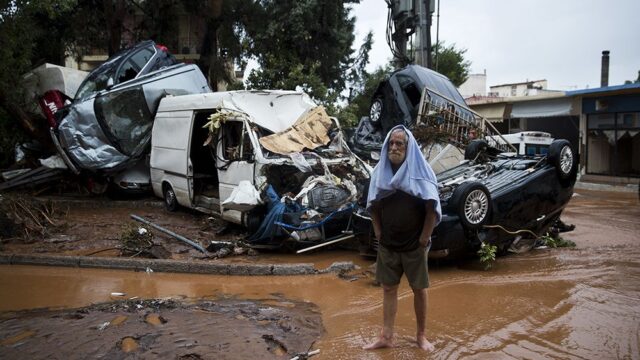 В Греции как минимум 15 человек погибли во время наводнения