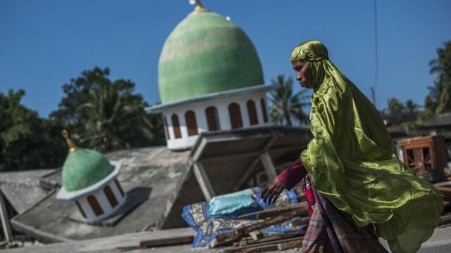 Число погибших при землетрясениях в Индонезии увеличилось до 555