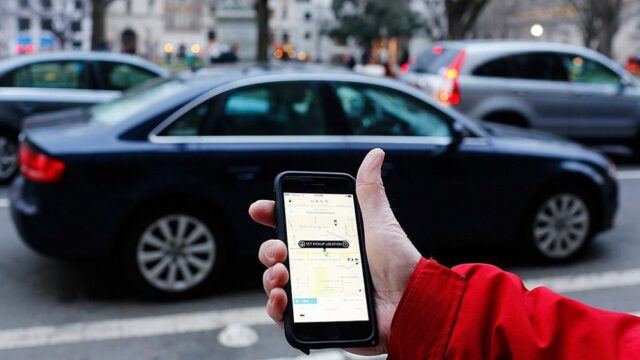 Почему в Нью-Йорке ввели ограничения для популярных онлайн-сервисов такси