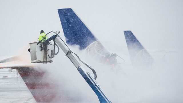 В США из-за бури отменили почти три тысячи авиарейсов