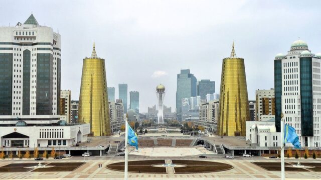 Парламент Казахстана решил переименовать столицу страны Астану в Нур-Султан