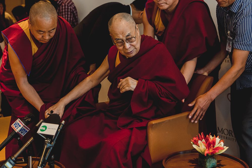 Далай-лама попал в больницу в Дели