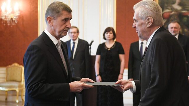 Президент Чехии утвердил состав правительства меньшинства