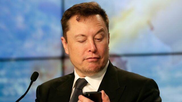 Маск назначил себя «технокоролем» Tesla, а финдиректора — «мастером над монетой»