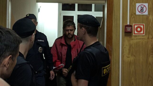 Суд арестовал обвиняемых в нападении на полицейских на акции 9 сентября в Москве