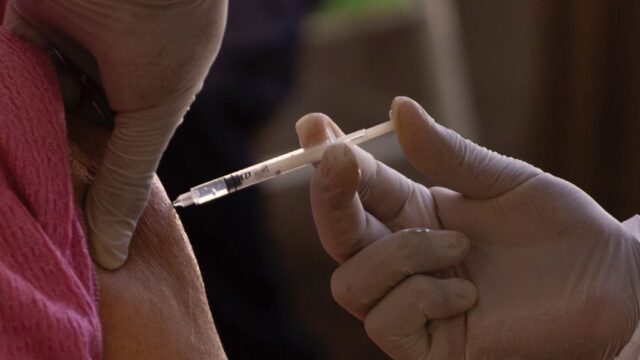 ВОЗ: на вакцинацию от COVID-19 в 2022 году потребуется до $45 млрд