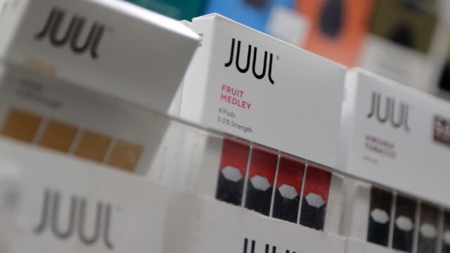 Производитель электронных сигарет Juul выплатит $40 млн в США за рекламу для подростков