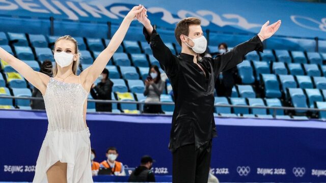 Российские фигуристы взяли серебро Олимпиады в танцах на льду
