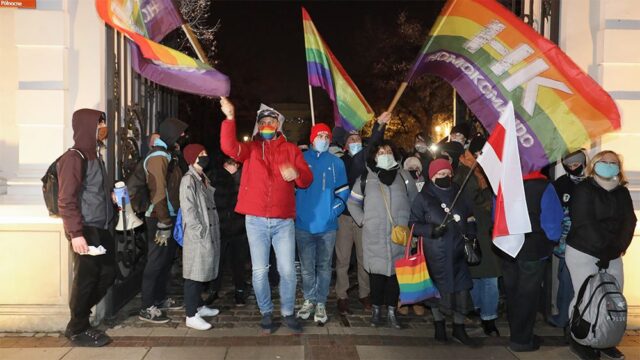 Запрет на аборты и «свободные от ЛГБТ зоны»: почему Польша пошла по консервативному пути и как реагируют в Евросоюзе
