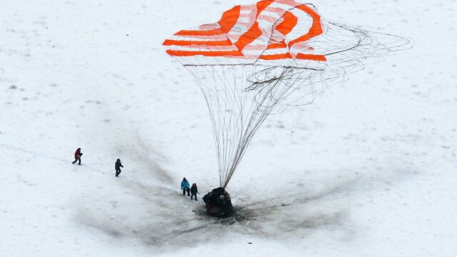 На Землю доставили пробы из отверстия в космическом корабле «Союз»