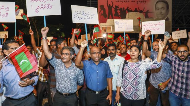 На Мальдивах полиция задержала председателя Верховного суда