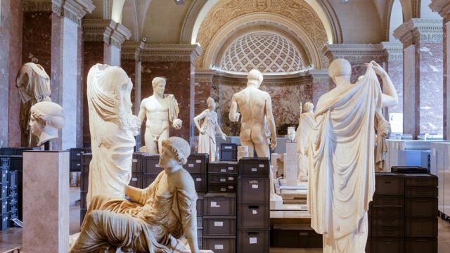 Во Франции открылся Центр сохранения произведений искусства; он защитит экспонаты Лувра от наводнений