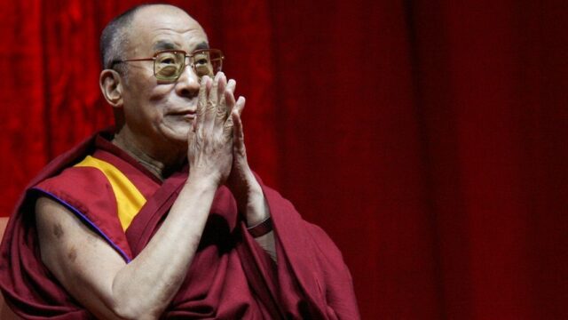 Представитель Далай-ламы допустил его перерождение в теле женщины