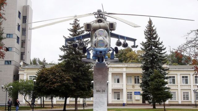Сердюков стал главой совета директоров производителя вертолетов Ми