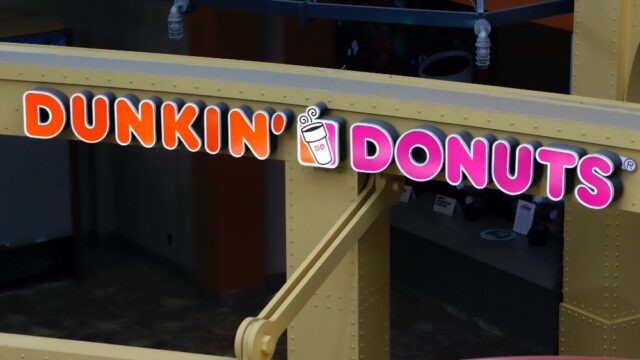 Dunkin Donuts полностью отказалась от стаканчиков из пенополистирола