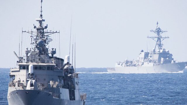 CNN: США рассматривают возможность направить военные корабли в Черное море