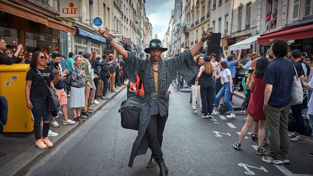 Без масок и дистанции: французы по всей стране массово отметили День музыки