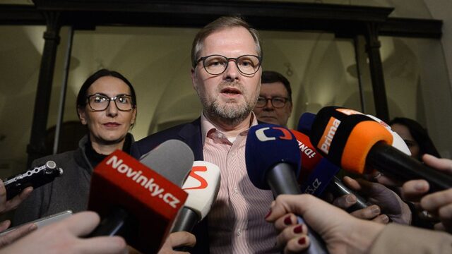 Чешские демократы объединились в парламенте против популистов из правящей партии