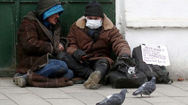 «Бездомный — человек, который всегда живет в неизвестности»: как оставаться дома, если его нет
