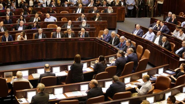 Кнессет принял закон о самороспуске и проведении досрочных выборов
