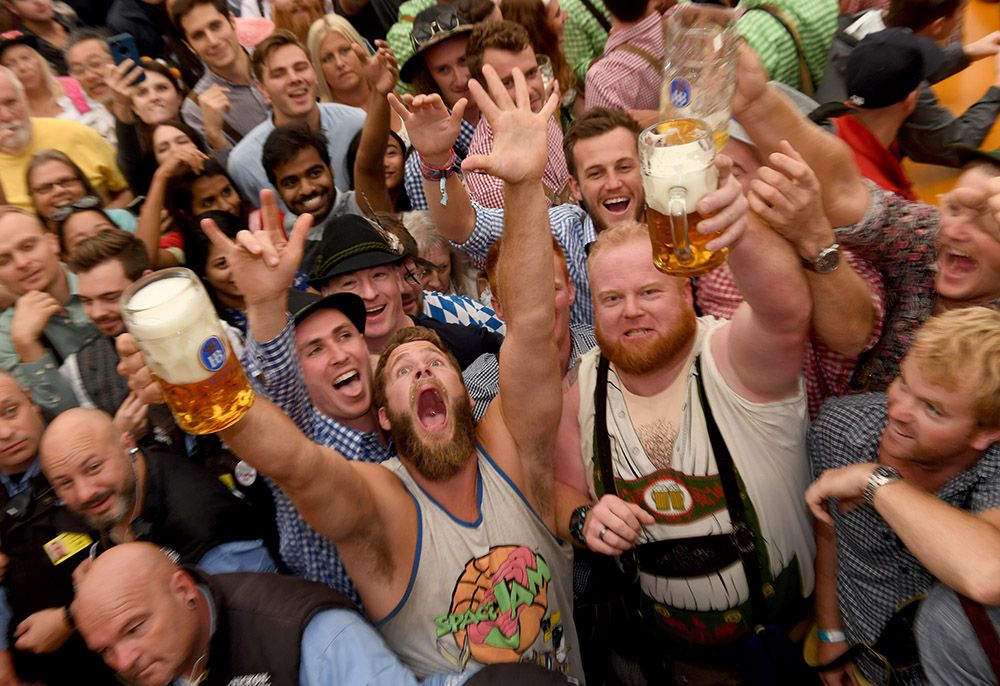 В Мюнхене открылся традиционный пивной фестиваль Октоберфест: фотогалерея