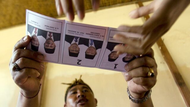 На выборах в Индонезии умерли почти 100 участников избирательных комиссий
