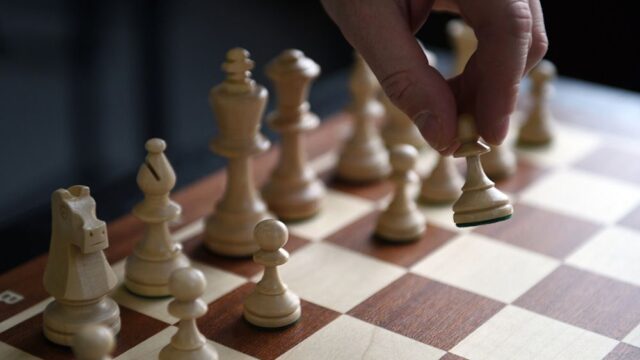 Международная шахматная федерация потребовала отставки своего главы Кирсана Илюмжинова