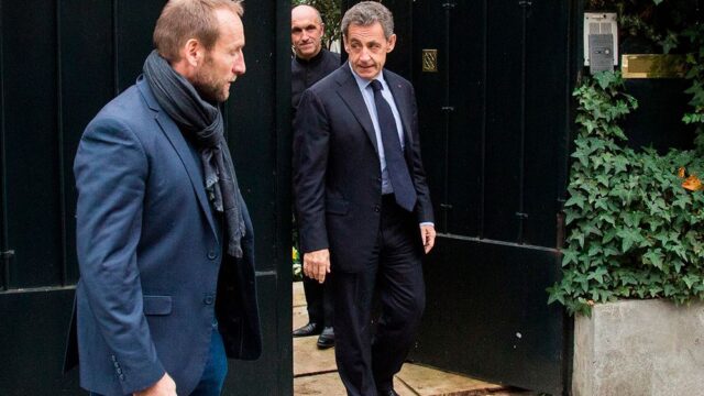 Полиция освободила бывшего президента Франции Николя Саркози