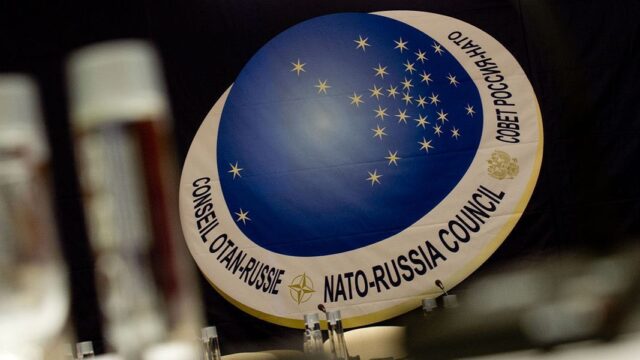 Россия приостановит работу своего представительства при НАТО