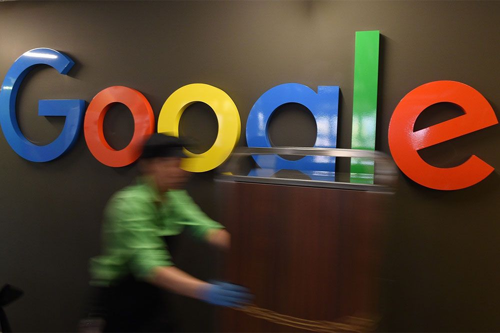 «Ведомости»: Google начал удалять из выдачи сайты по требованию Роскомнадзора