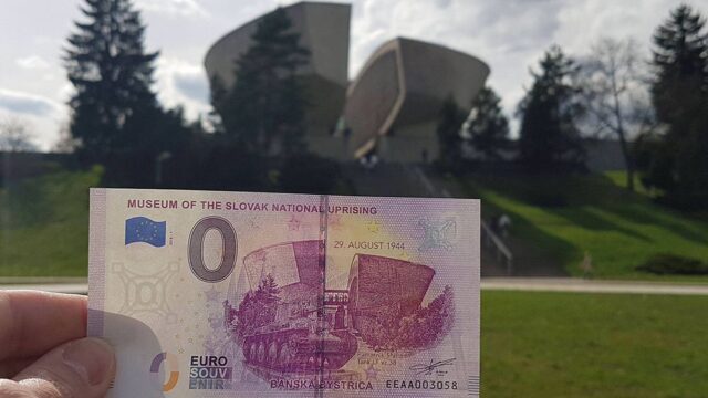 В Словакии ко Дню Победы выпустили сувенирную банкноту номиналом в ноль евро