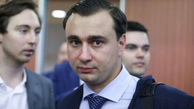 Суд в Москве отправил директора ФБК Ивана Жданова отбывать августовский арест