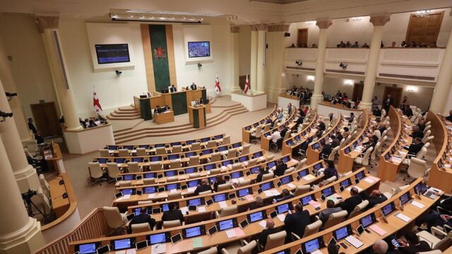 Парламент Грузии принял поправки к Конституции о новой схеме выборов