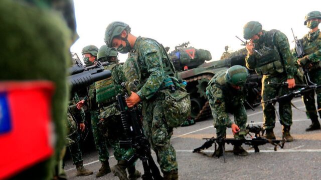WSJ: США готовят армию Тайваня к защите от вторжения Китая