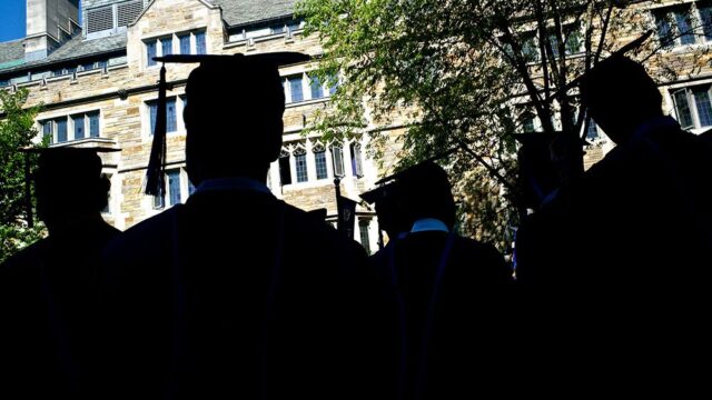 Йельский университет исключил студента из-за скандала с мошенничеством при поступлении в престижные вузы