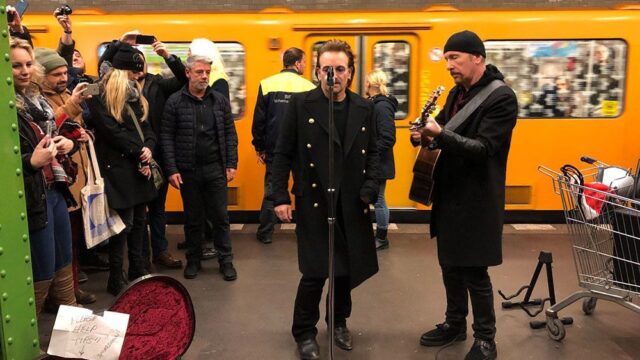 U2 дали мини-концерт в берлинском метро