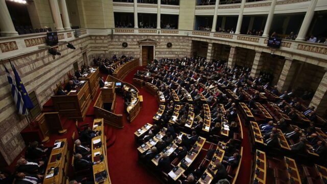 Парламент Греции одобрил соглашение с Македонией о ее переименовании